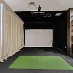 Modern 1Br Dt Highrise, Gym, Parking, Pool, W-D, Golf