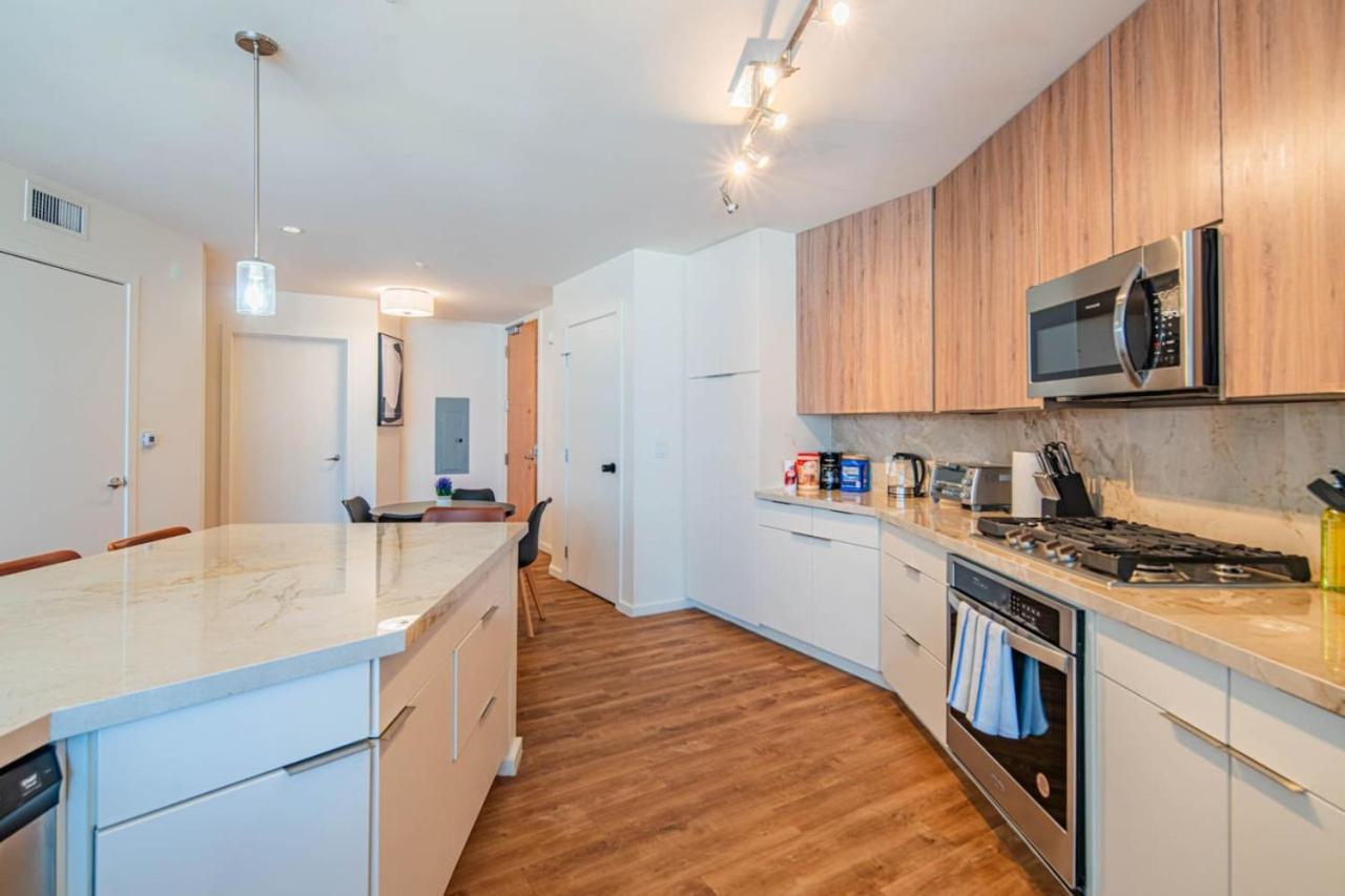 Modern 1br Dt Highrise, Gym, Parking, Pool, W-d, Golf Apartemen *