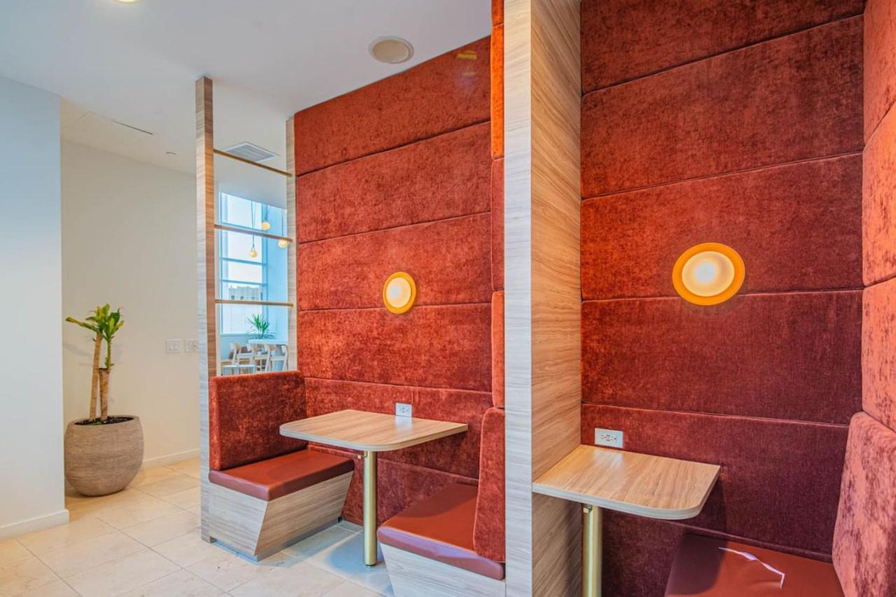 Modern 1br Dt Highrise, Gym, Parking, Pool, W-d, Golf Phoenix