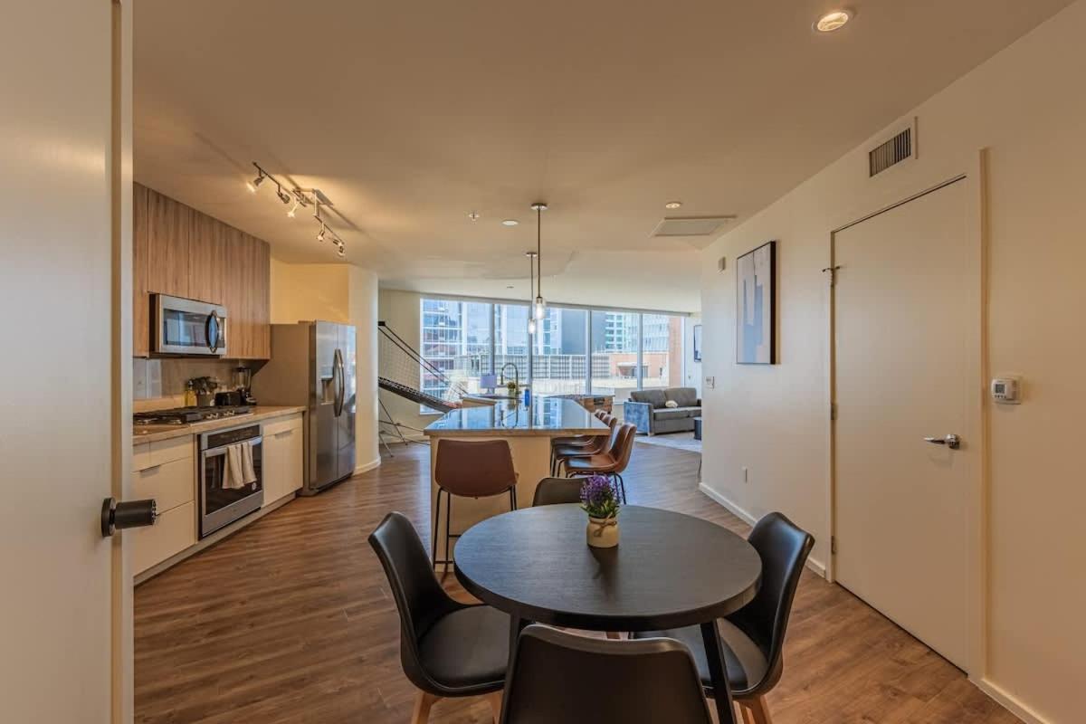 Apartemen Modern 1br Dt Highrise, Gym, Parking, Pool, W-d, Golf